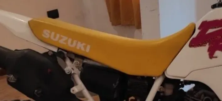 Funda Asiento Tapizado Para Suzuki Dr 350 / Dr350 / Dr350R amarillo, cuero sintetico — foto 3